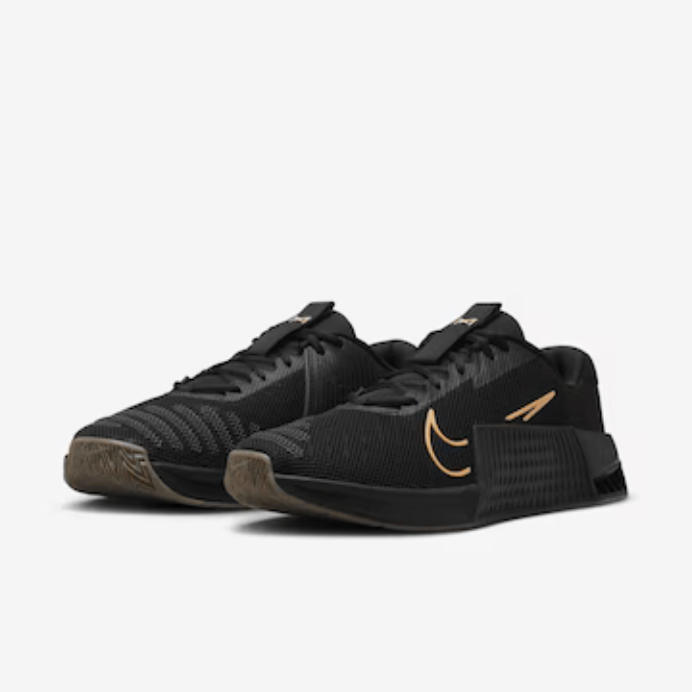 Tênis de Cross Nike Metcon 9  - Preto / Dourado - Masculino