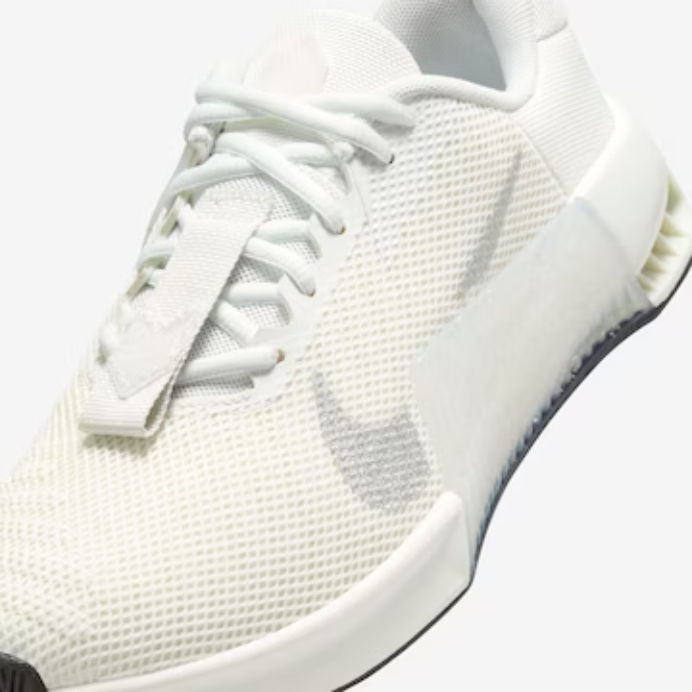 Tênis de Cross Nike Metcon 9  - Branco / Cinza - Feminino